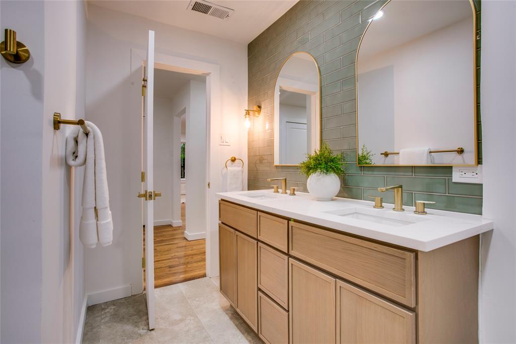 1807 S Vernon Avenue Property Photo 30