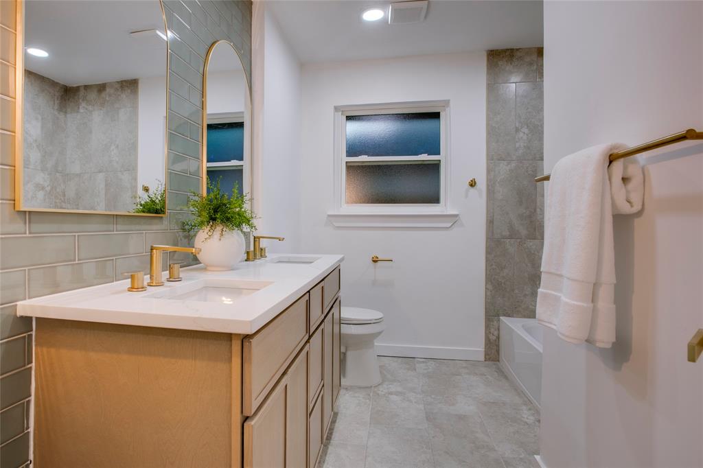 1807 S Vernon Avenue Property Photo 31