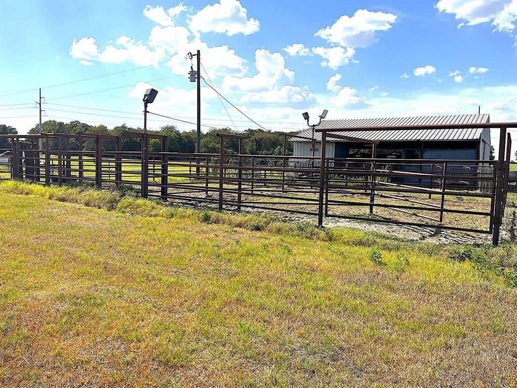 4732 W Us Highway 79 Property Photo 11
