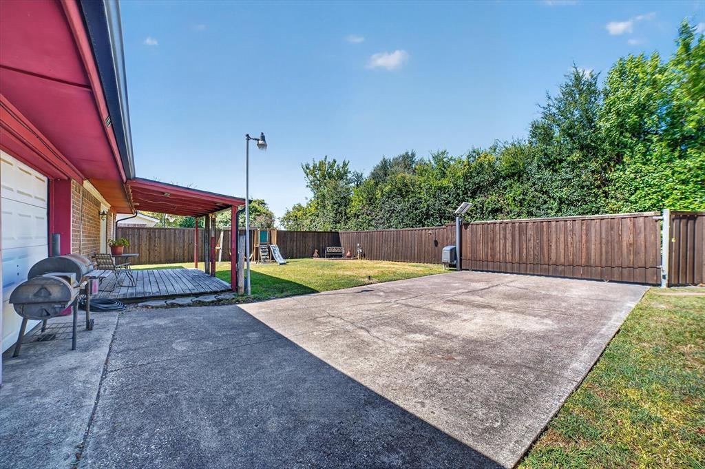 1413 Long Shadow Lane Property Photo 19