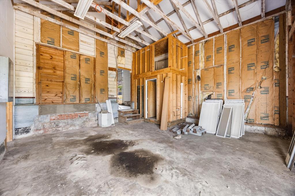 301 S Main Property Photo 20