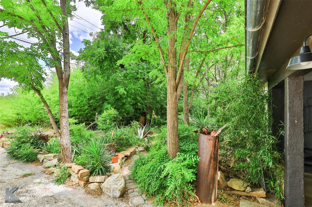 609 Sunset Drive Property Photo 2