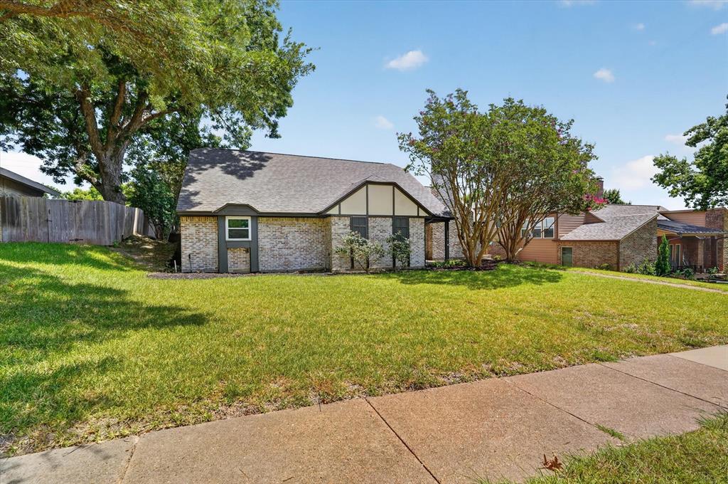 2004 Hondo Drive Property Photo 4