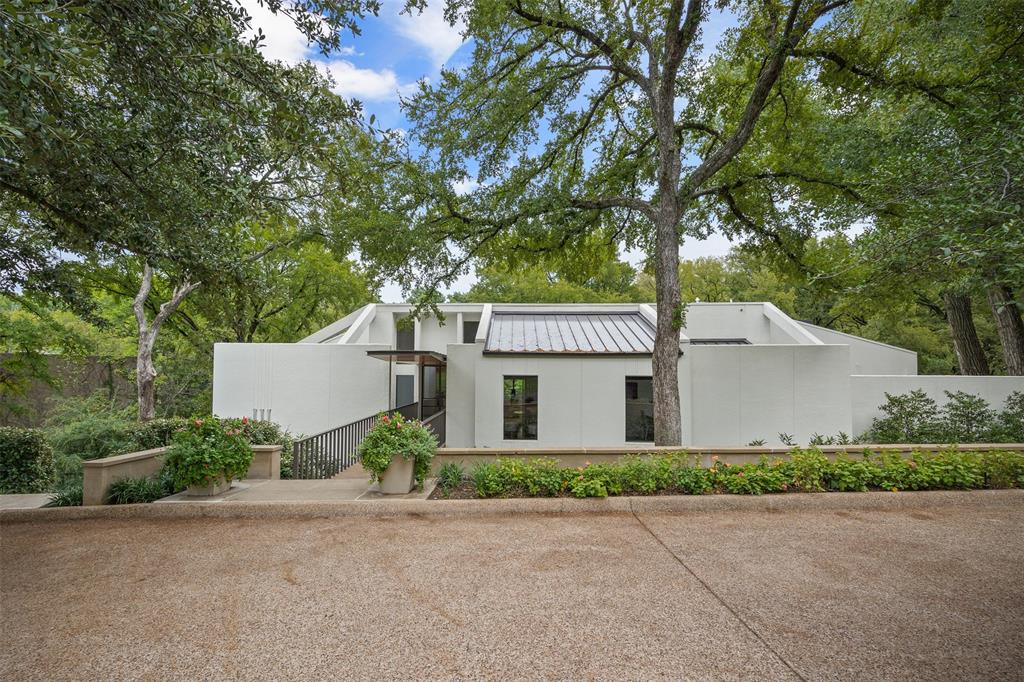 2103 Indian Creek Drive Property Photo 5