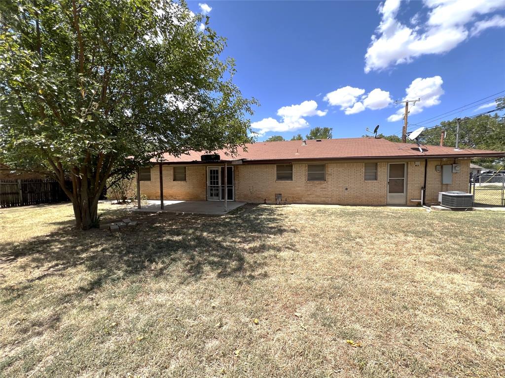 410 N Rosalee Property Photo 2