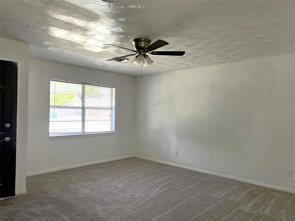 410 N Rosalee Property Photo 4