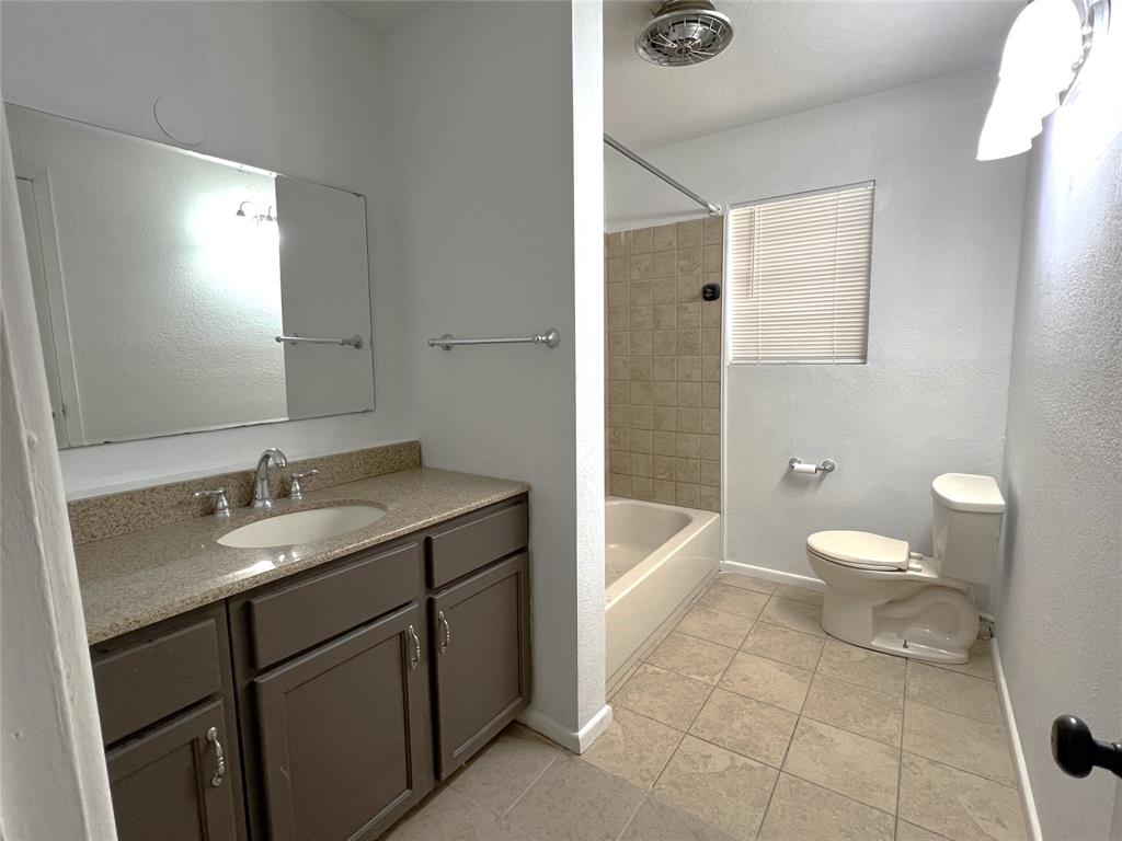 410 N Rosalee Property Photo 5