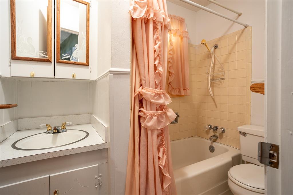 950 Sycamore Lane Property Photo 24