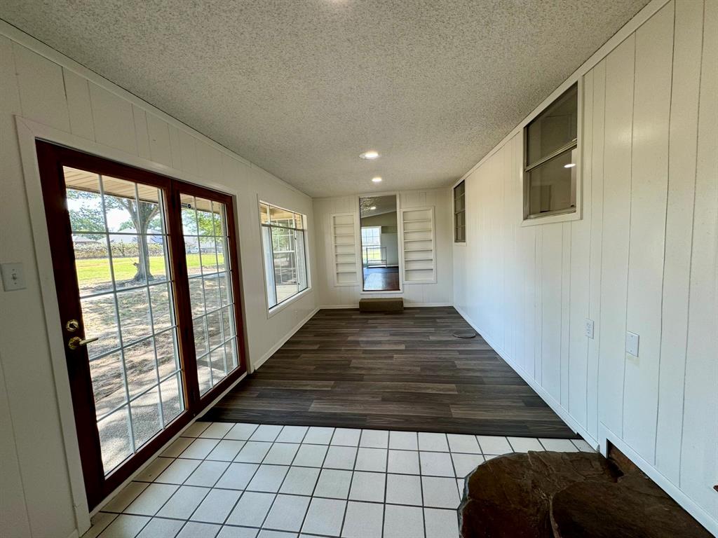 924 N Main Street Property Photo 5