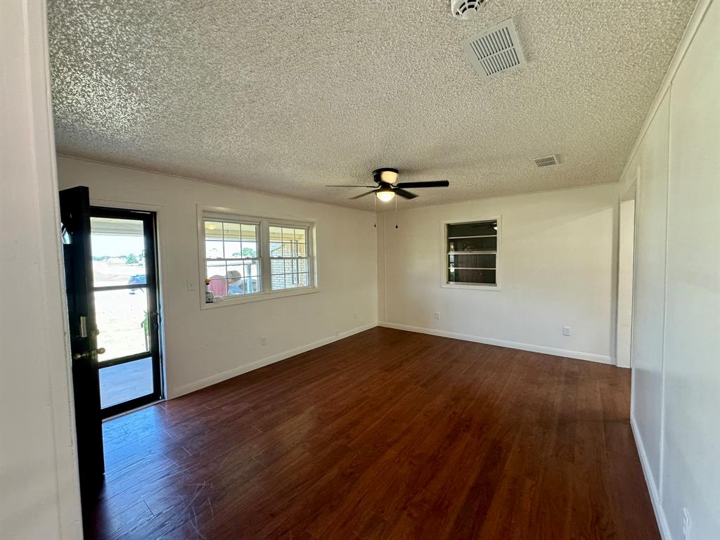 924 N Main Street Property Photo 20