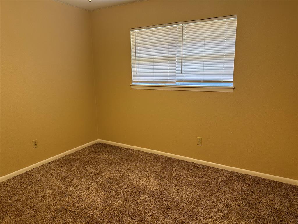 2518 S 38th Street Property Photo 11