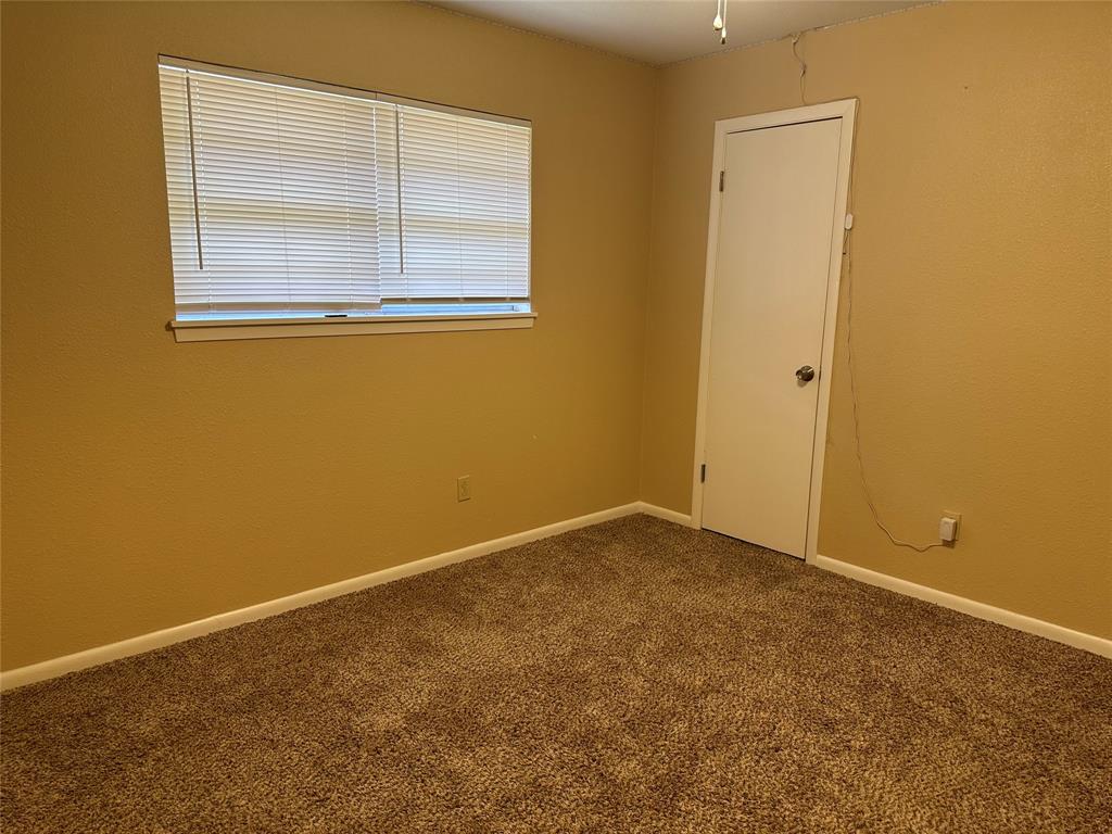 2518 S 38th Street Property Photo 12