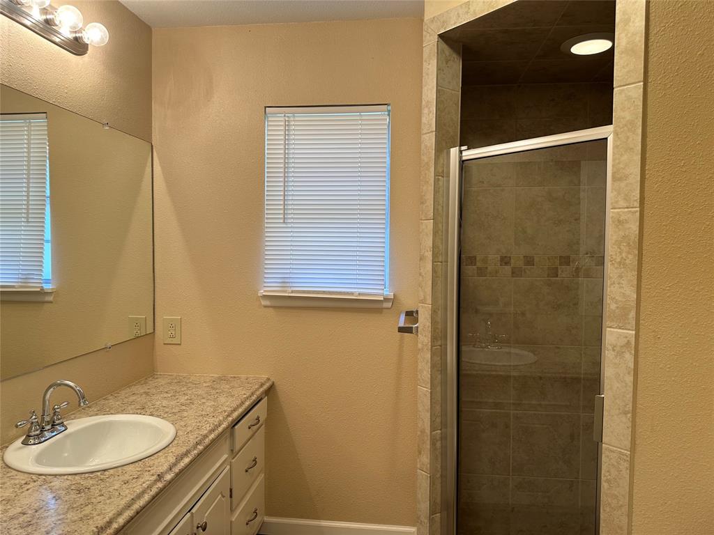 2518 S 38th Street Property Photo 15