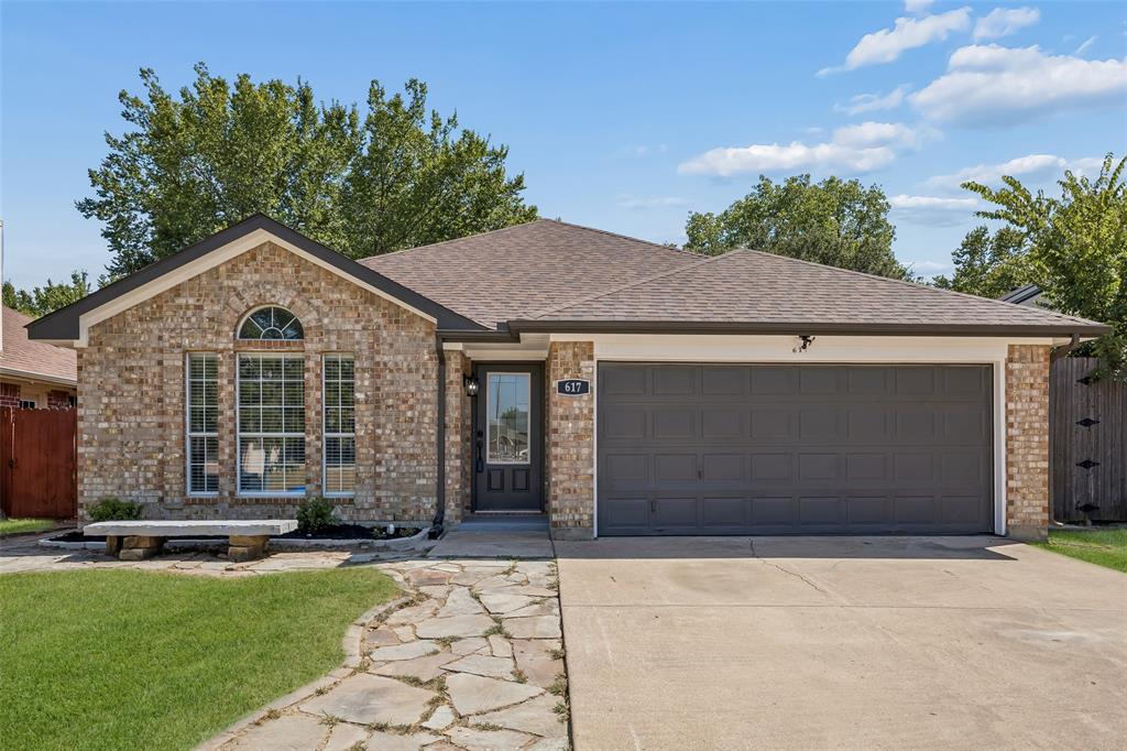 617 Forest Oaks Drive Property Photo 1