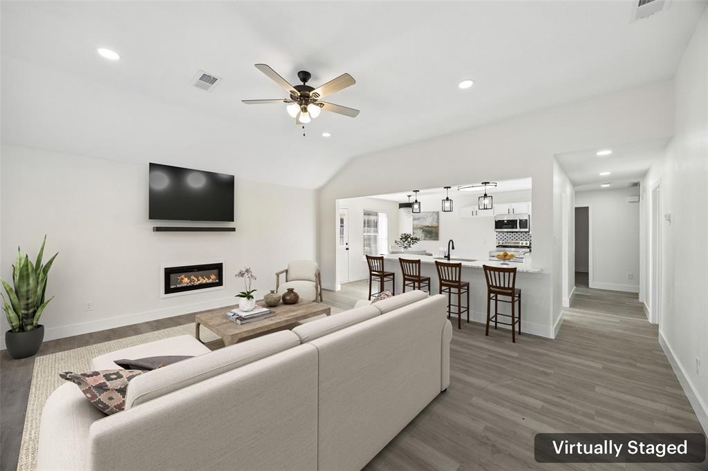 617 Forest Oaks Drive Property Photo 3