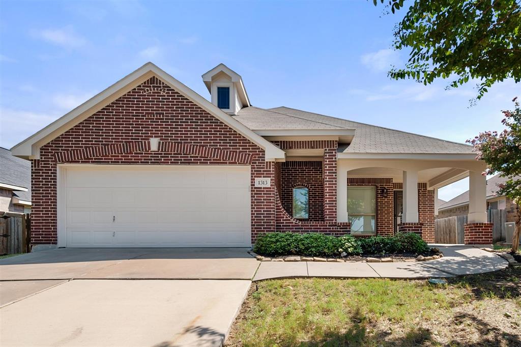 1313 Concho Trail Property Photo 1