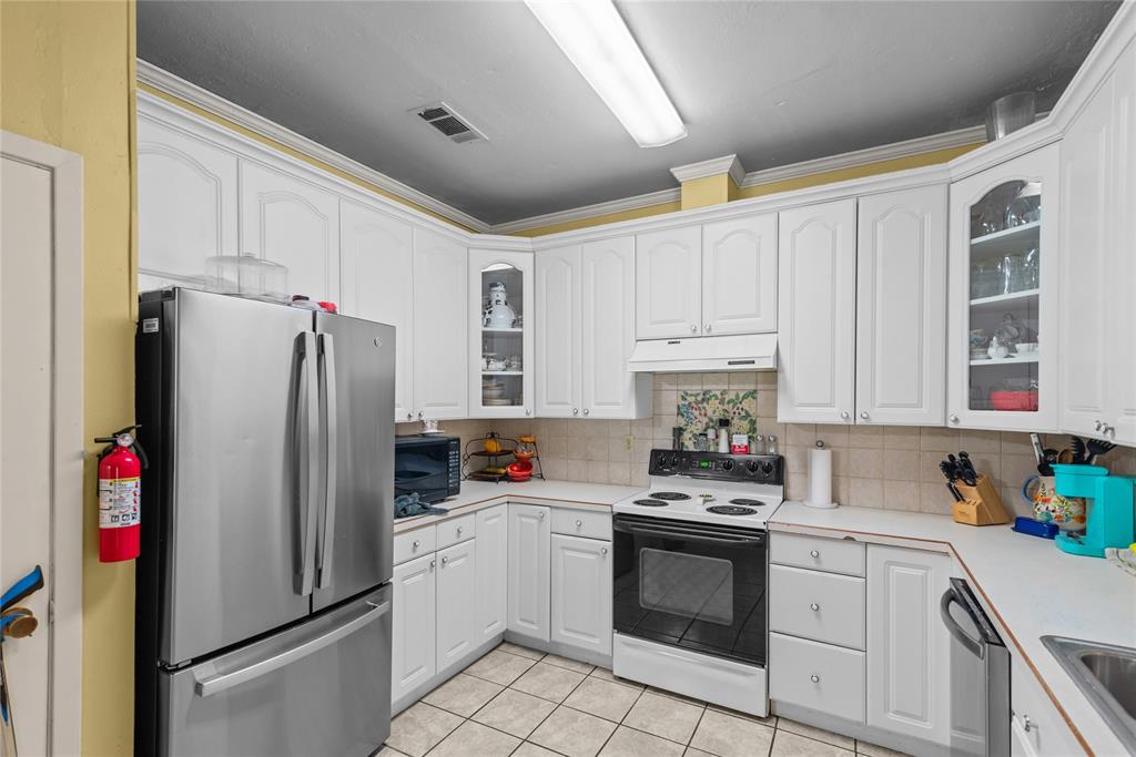 464 White Oak Lane Property Photo 13