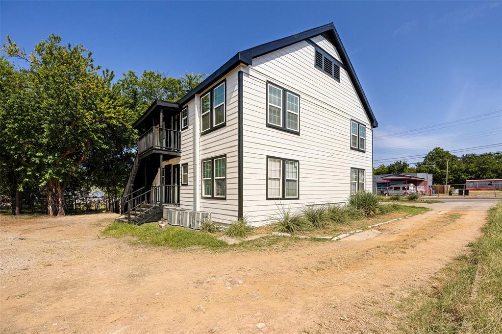 3607 Lee Street Property Photo 1