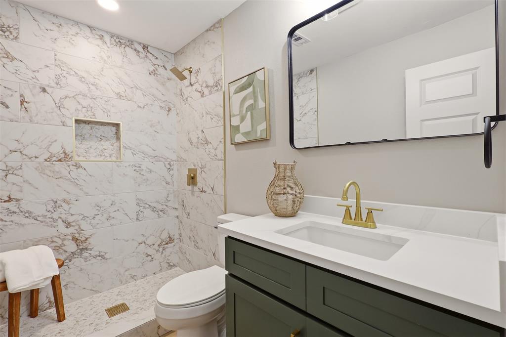 2123 Greenbriar Lane Property Photo 11