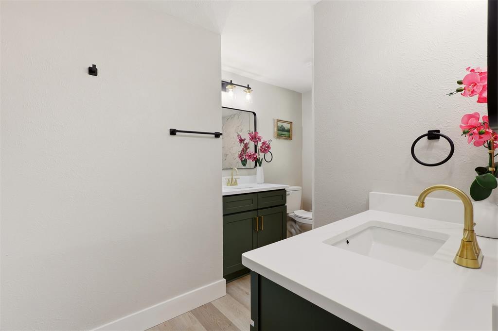 2123 Greenbriar Lane Property Photo 16