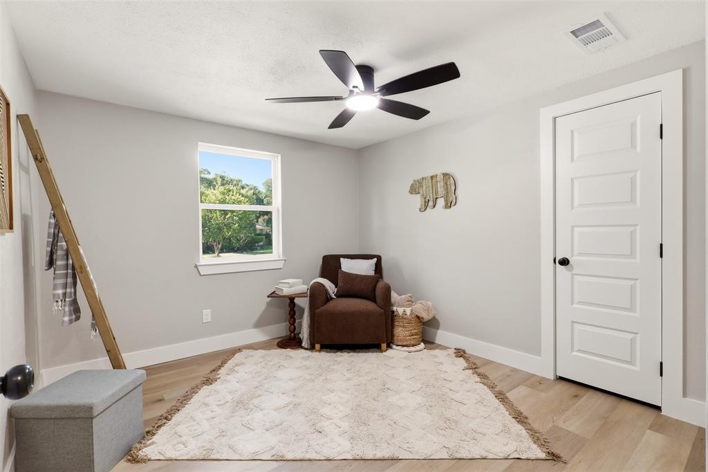 2123 Greenbriar Lane Property Photo 20