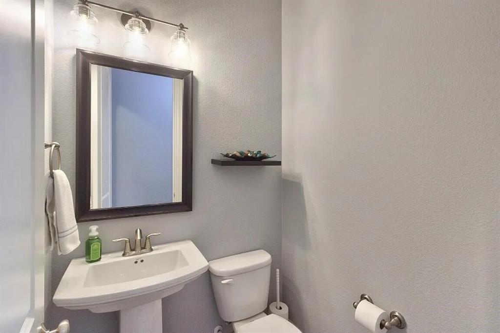 3516 Ophel Way Property Photo 28