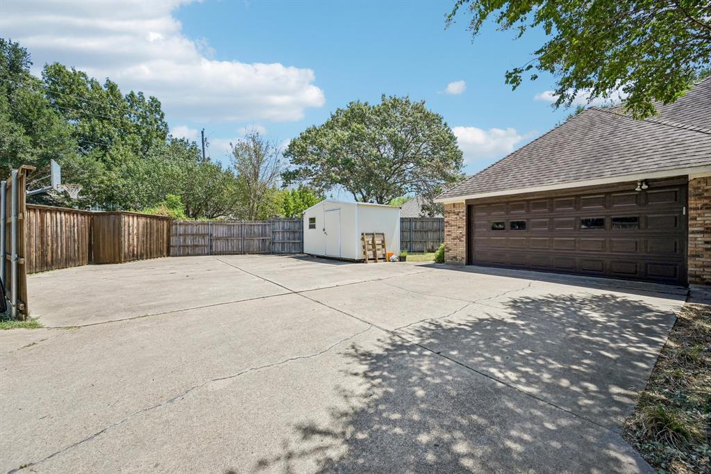 925 Spring Brook Drive Property Photo 29