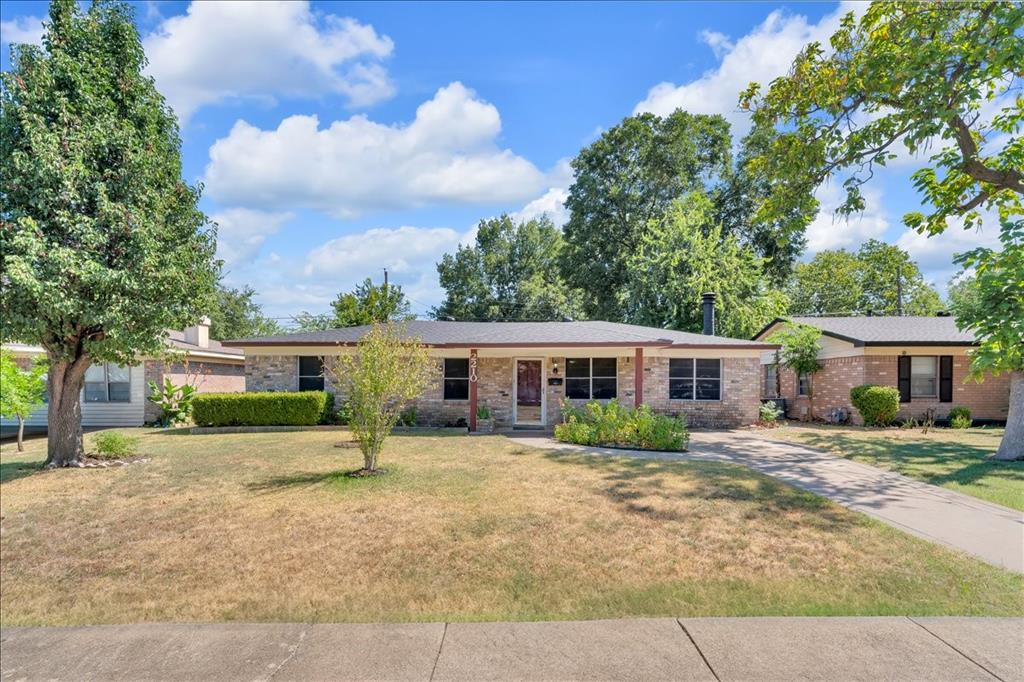 2210 Starlite Lane Property Photo 1