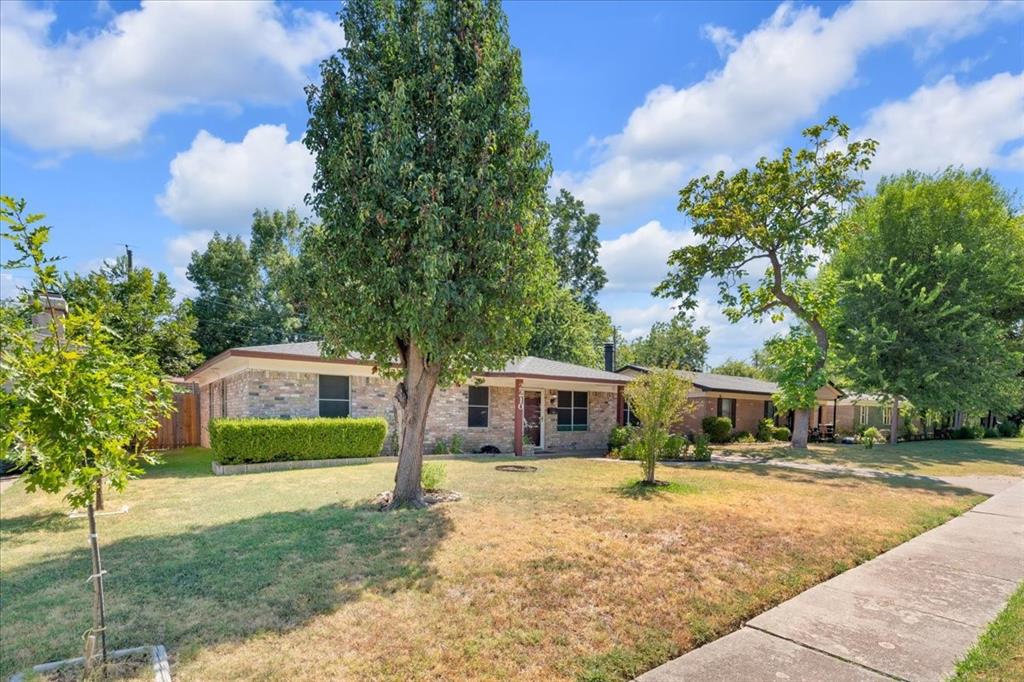 2210 Starlite Lane Property Photo 3