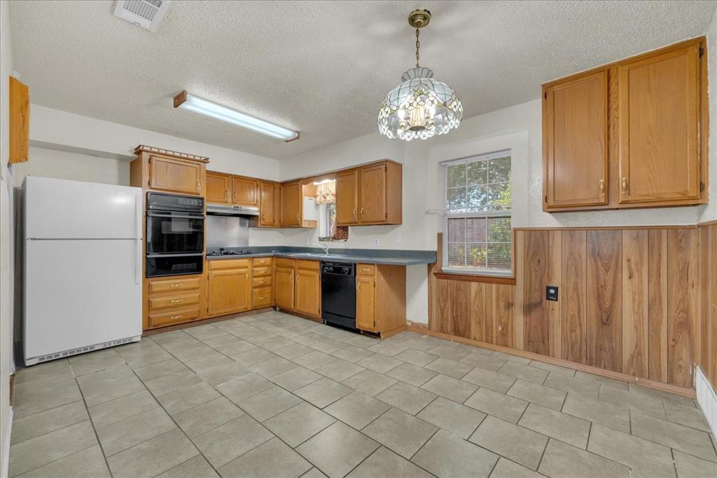 2210 Starlite Lane Property Photo 12