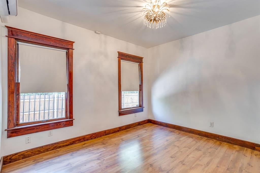 1416 S Henderson Street Property Photo 27