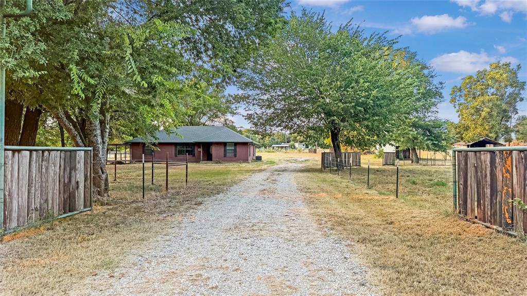 697 County Road 166 Property Photo 14