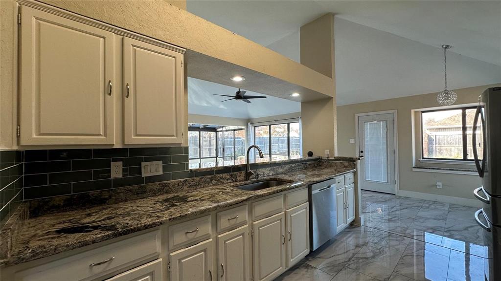 3925 Capricorn Court Property Photo 20