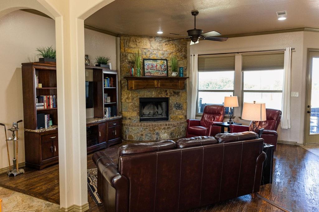 123 Cactus Drive Property Photo 6