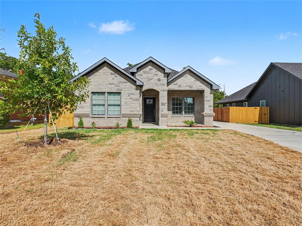 821 S Ayers Avenue Property Photo 1
