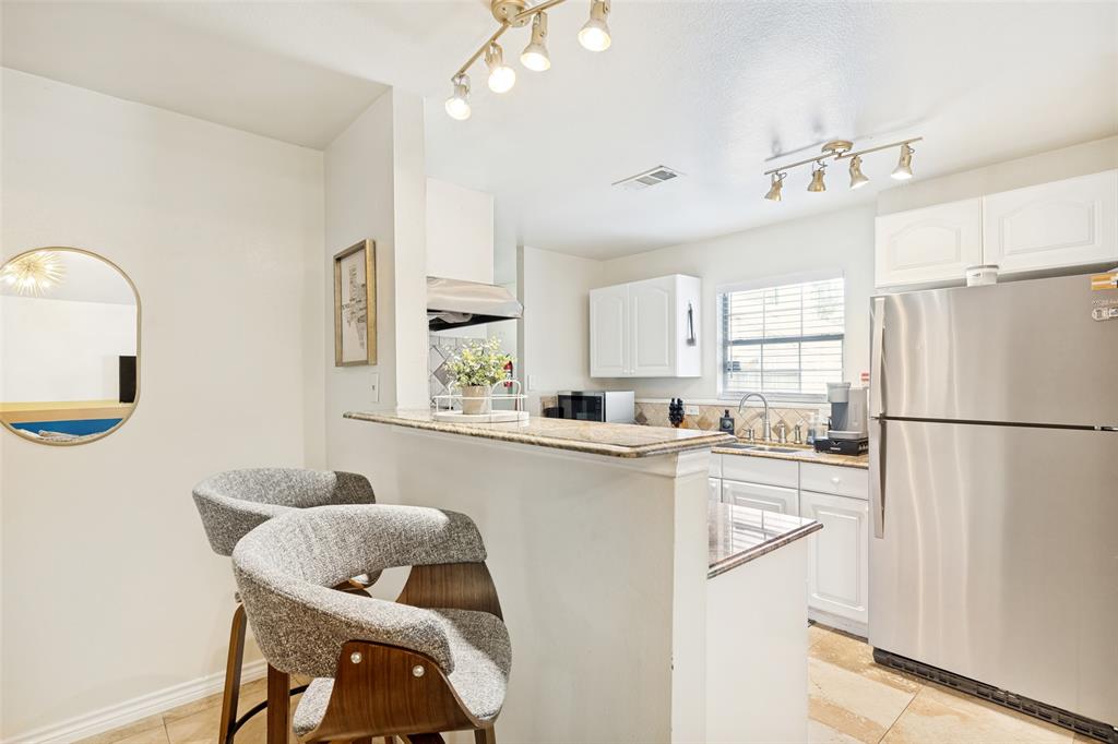 4315 Munger Avenue Property Photo 4