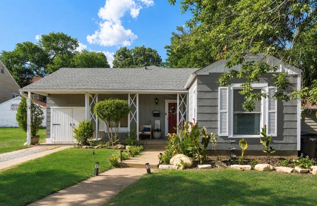4024 Calmont Avenue Property Photo 1