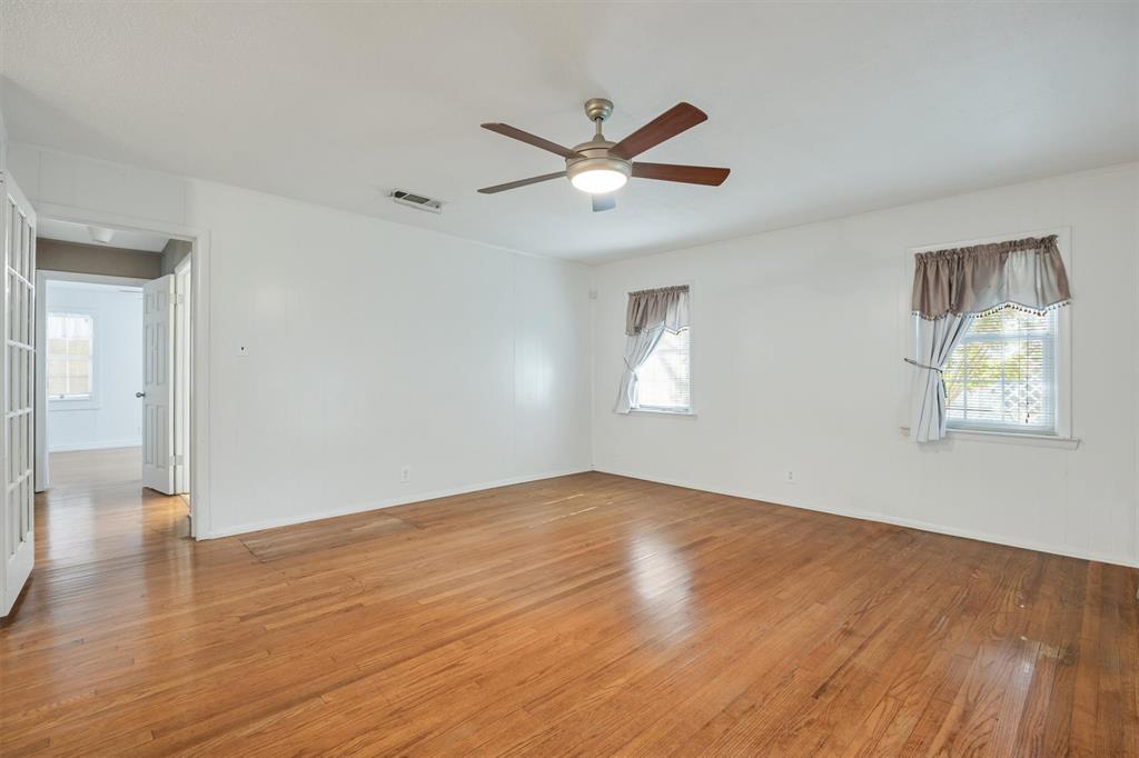 204 W 7th Street Property Photo 9