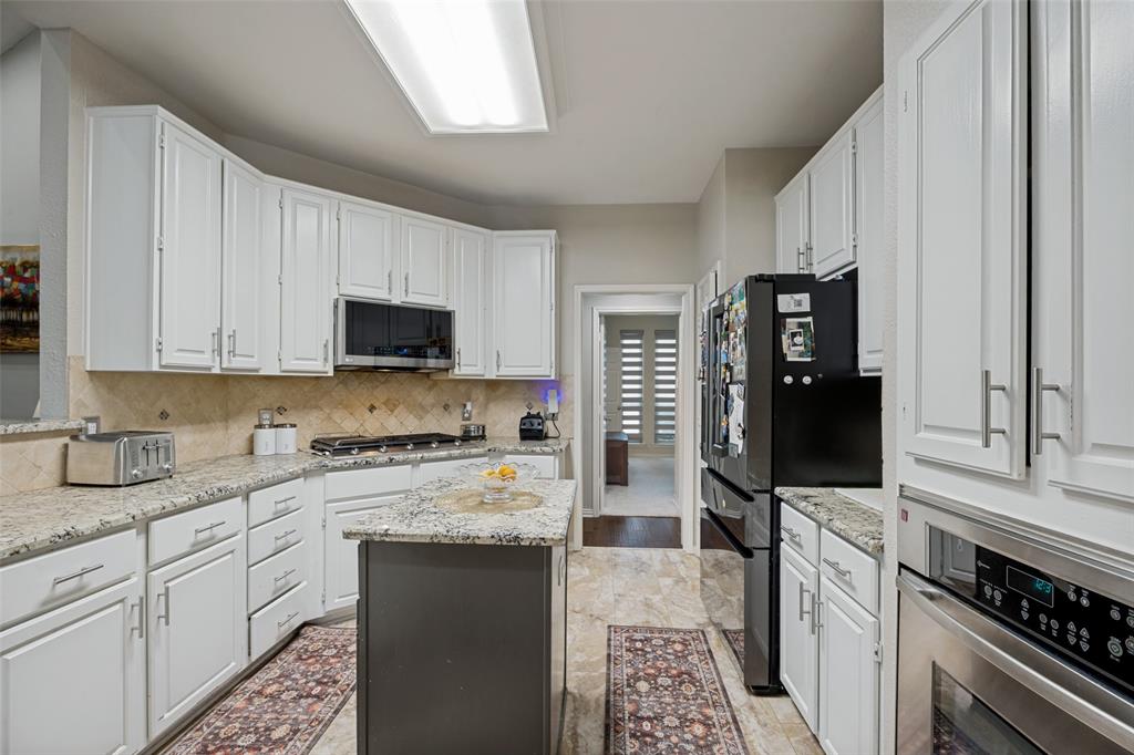 306 Tustin Court Property Photo 10