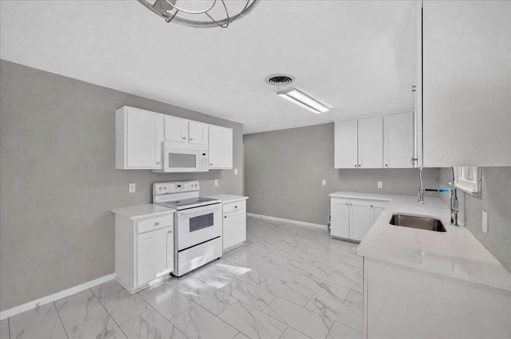 7433 Vallejo Drive Property Photo 10