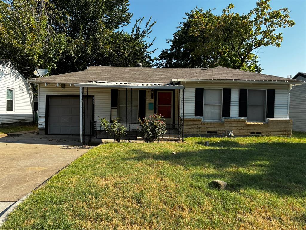 319 E Holley Street Property Photo 1