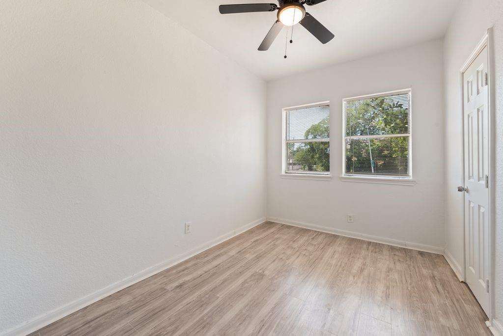5004 E Side Avenue Property Photo 12