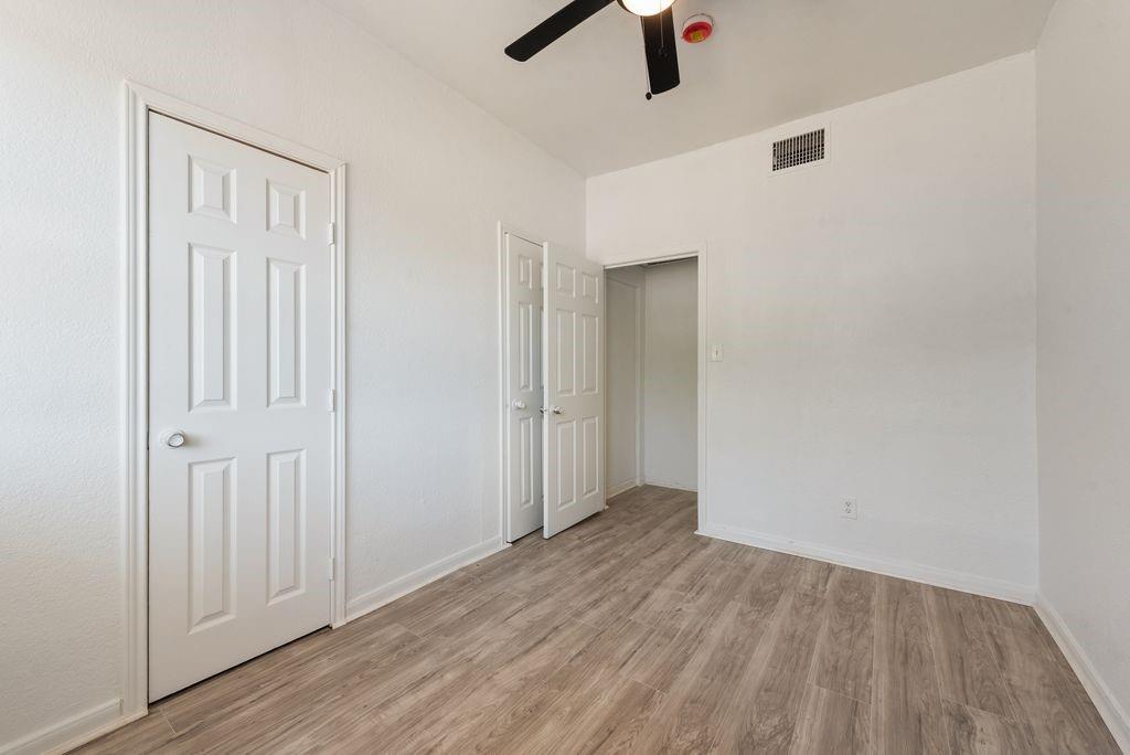 5004 E Side Avenue Property Photo 13