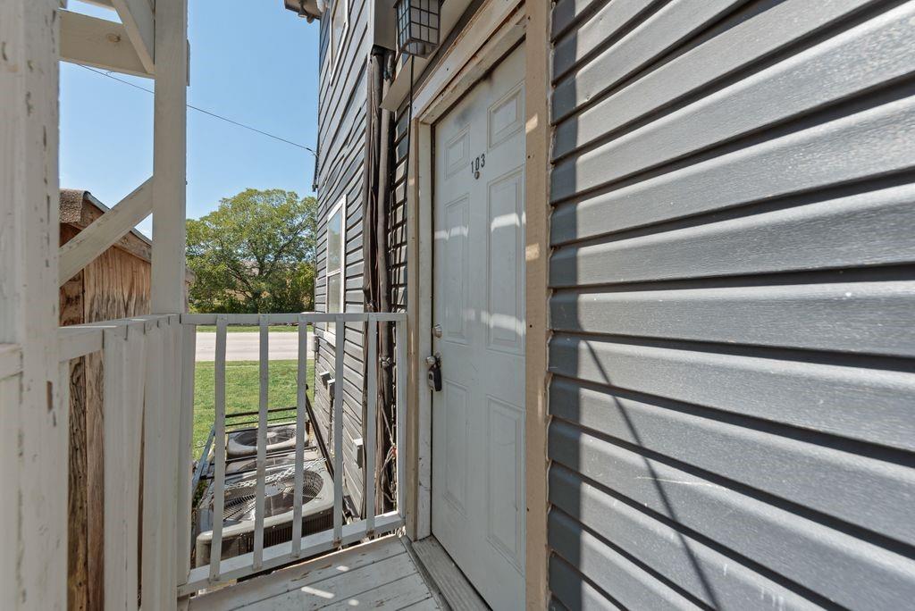 5004 E Side Avenue Property Photo 20