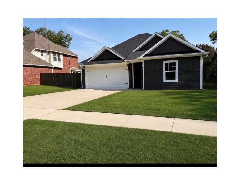 1021 W Sears Street Property Photo 1