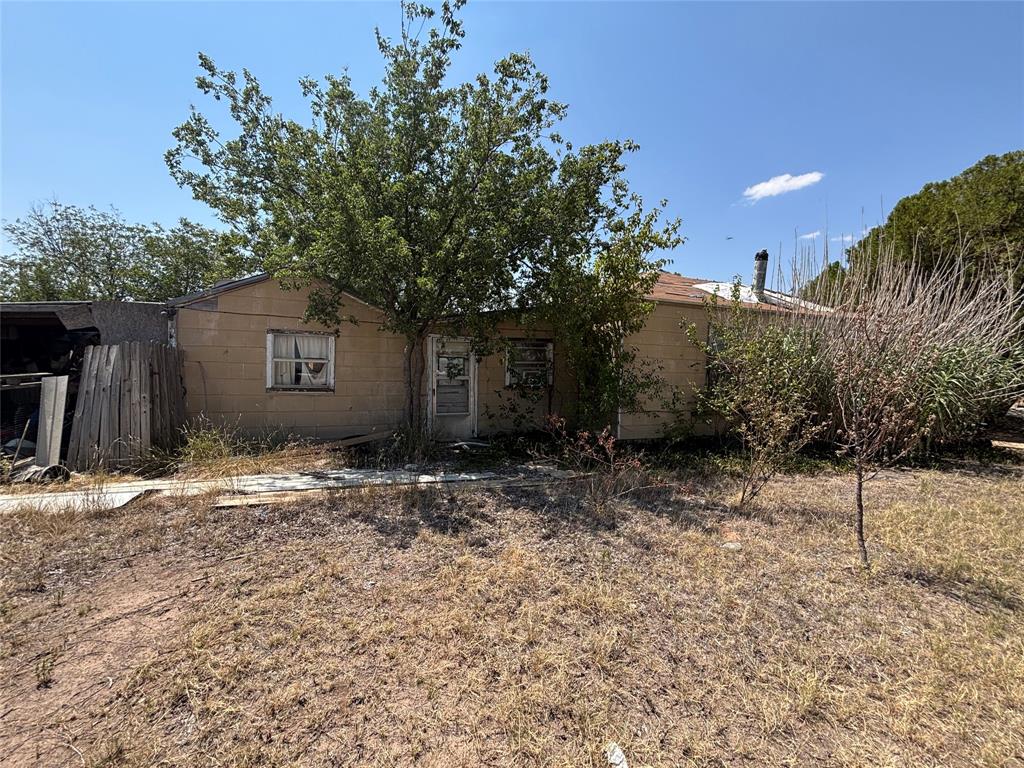649 Avenue F Property Photo 2