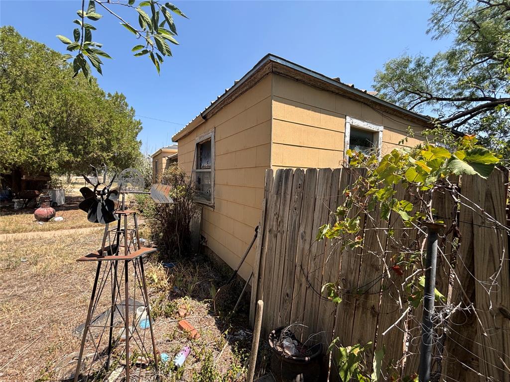 649 Avenue F Property Photo 6