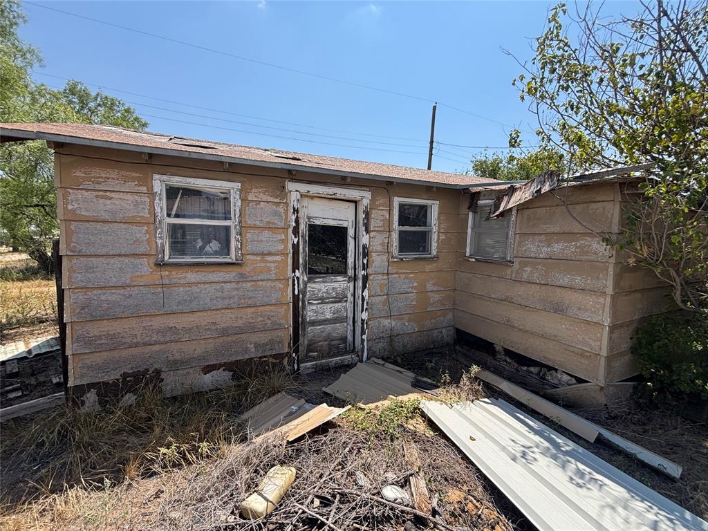 649 Avenue F Property Photo 7