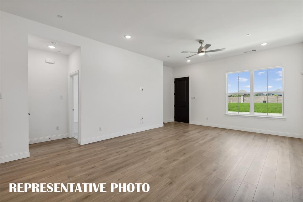 1032 Splitrock Drive Property Photo 3