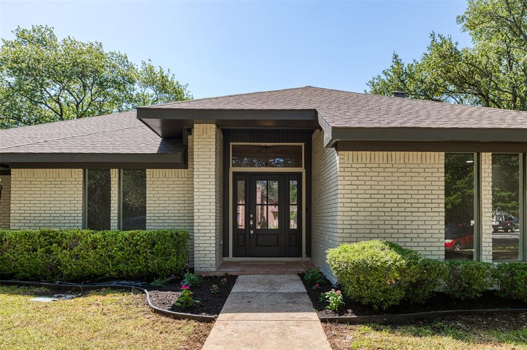 6851 Shorecrest Court Property Photo 3